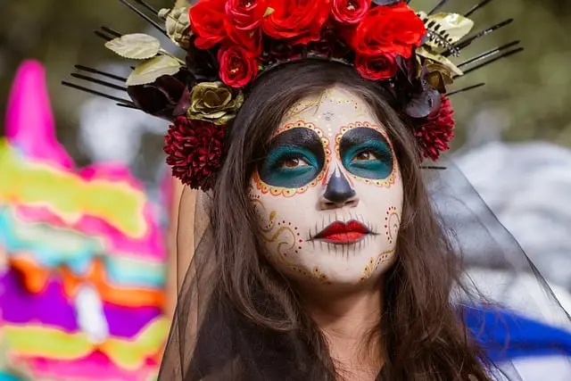 Cómo hacer un disfraz de Halloween impactante y memorable